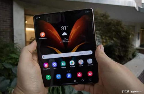 折疊屏新紀(jì)元 三星橫折豎折雙線出擊，自研屏幕與生態(tài)優(yōu)勢解析